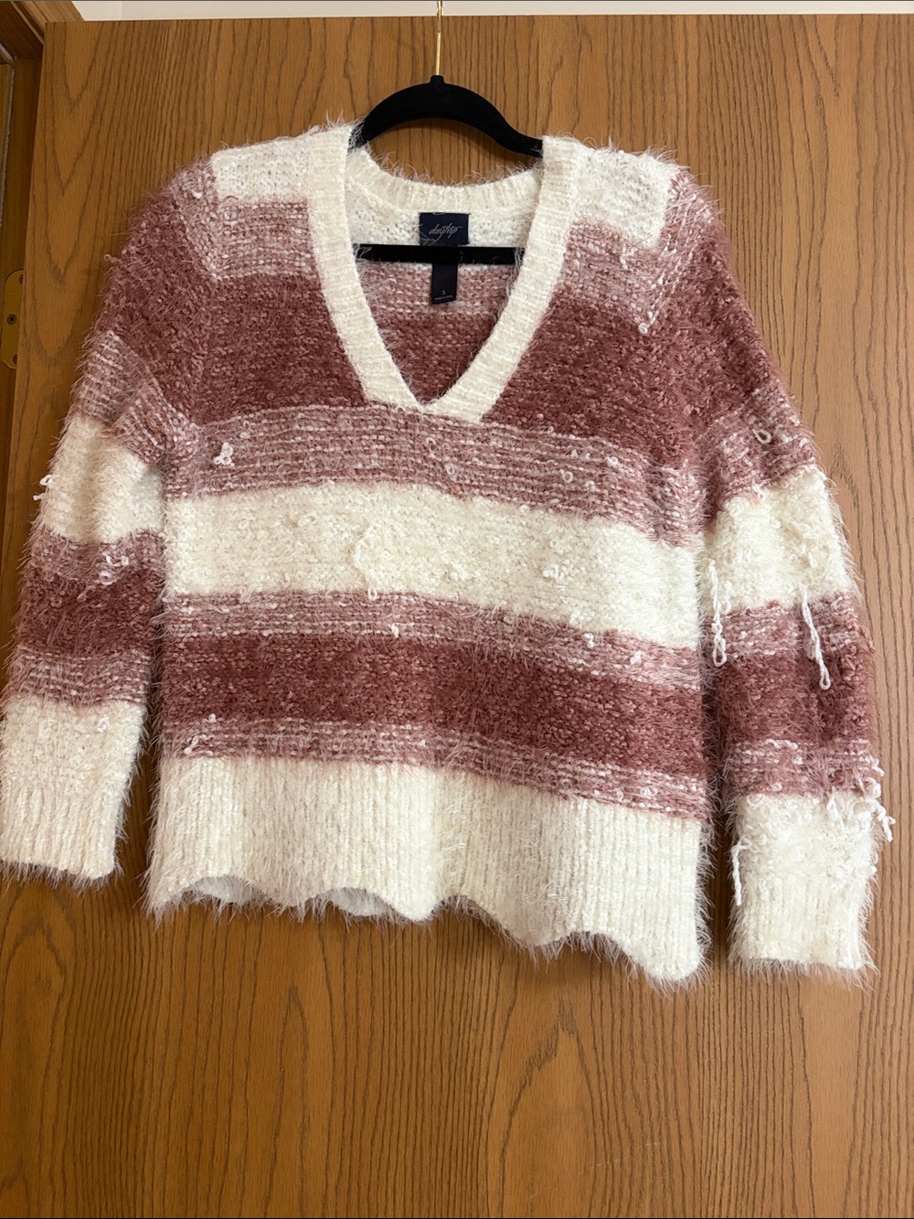 Daytrip Striped Fuzzy V-Neck Sweater - Cream & Dusty Rose